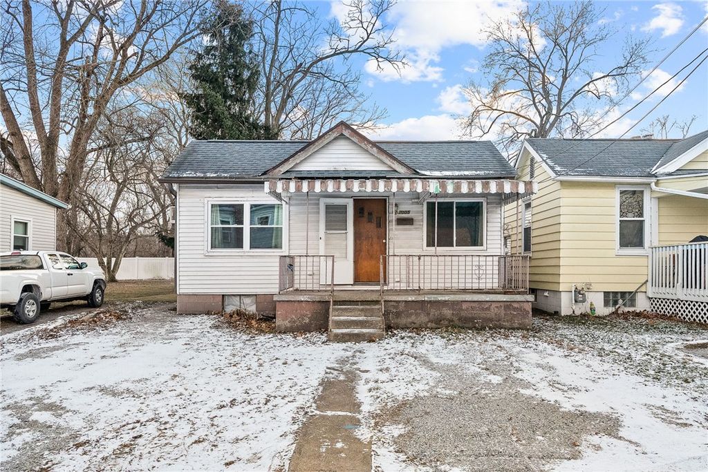 7005 Vivianna St, Neville Twp, PA 15225