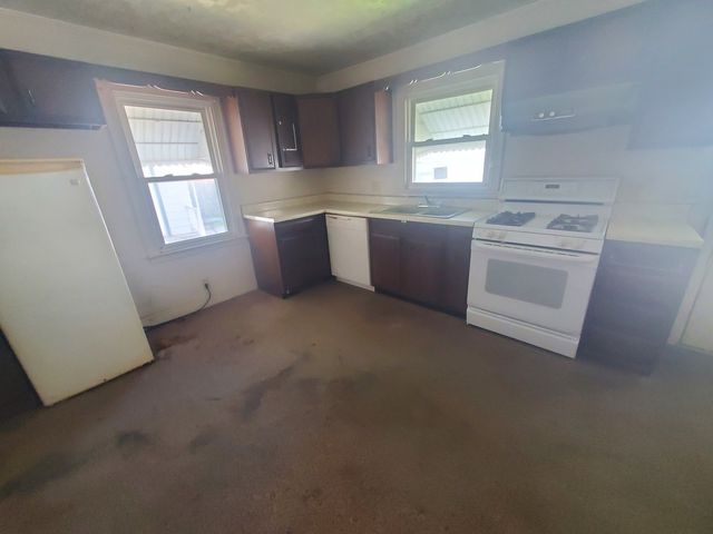 931 18th Avenue, East Moline, IL 61244
