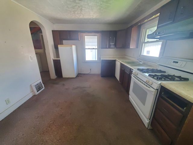 931 18th Avenue, East Moline, IL 61244