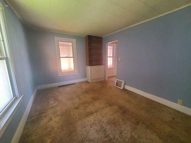 931 18th Avenue, East Moline, IL 61244