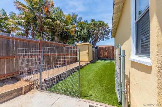 2840 Ridgeway Dr, National City, CA 91950