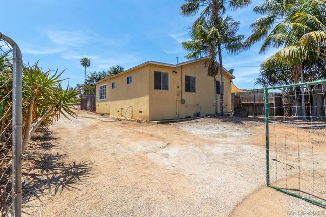 2840 Ridgeway Dr, National City, CA 91950