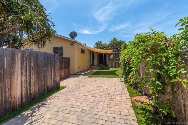 2840 Ridgeway Dr, National City, CA 91950