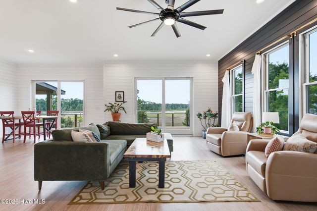 9202 River Road, Wilmington, NC 28412