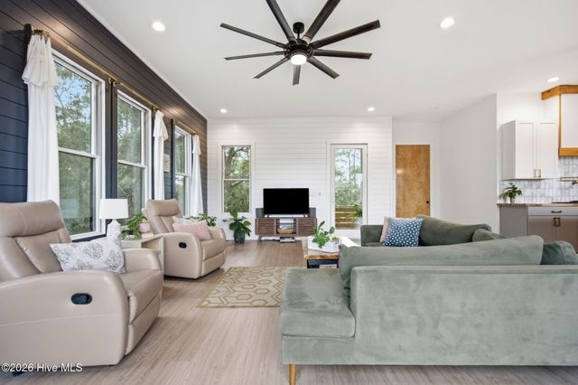 9202 River Road, Wilmington, NC 28412