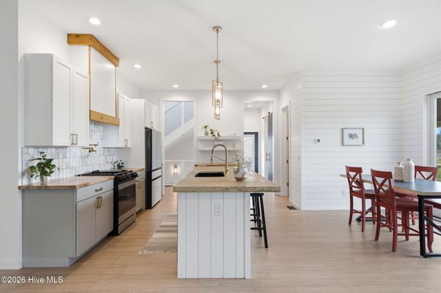 9202 River Road, Wilmington, NC 28412