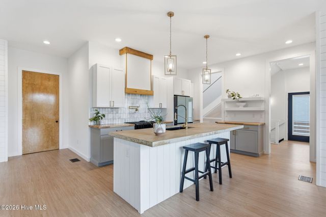 9202 River Road, Wilmington, NC 28412