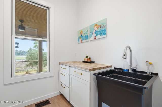 9202 River Road, Wilmington, NC 28412