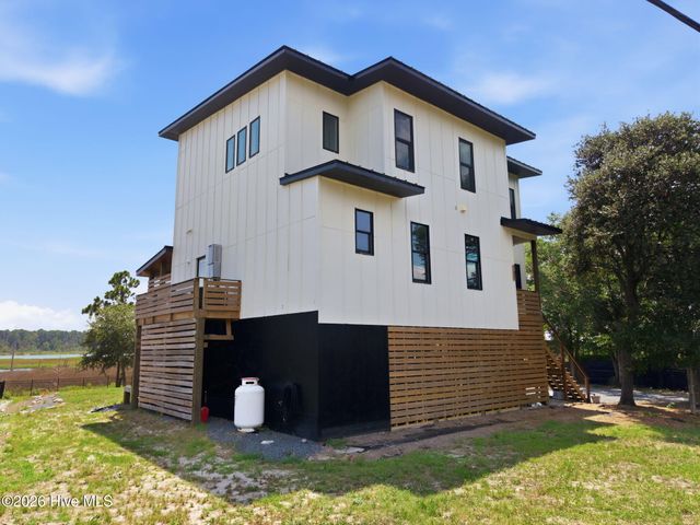 9202 River Road, Wilmington, NC 28412