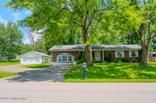 2315 Pikes Peak Blvd, Louisville, KY 40214