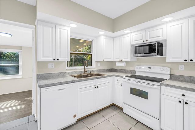 8972 79TH AVENUE, Seminole, FL 33777