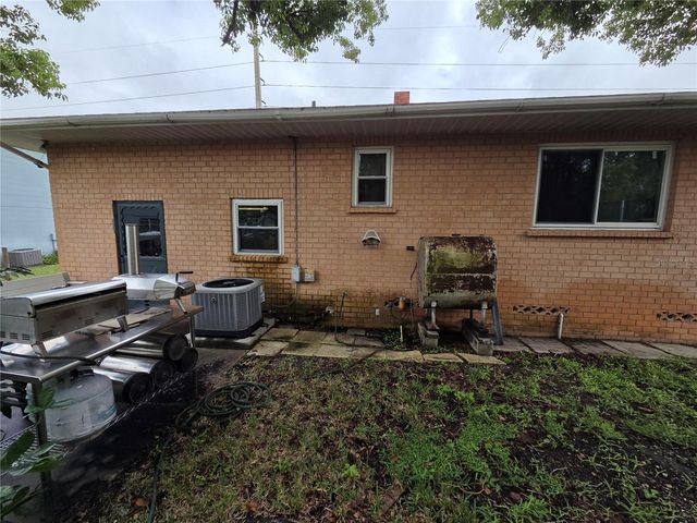 1836 S PALMETTO AVENUE, South Daytona, FL 32119