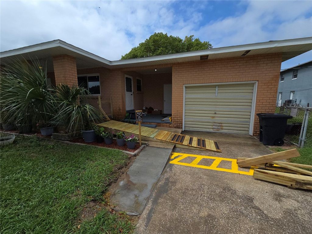 1836 S PALMETTO AVENUE, South Daytona, FL 32119