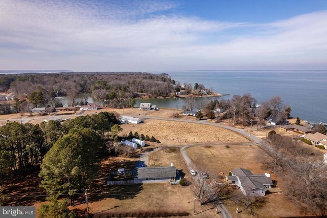 144 ESSEX, Montross, VA 22520