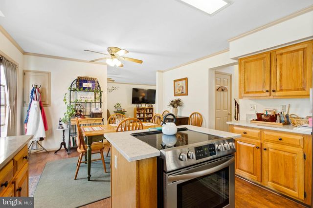 144 ESSEX, Montross, VA 22520