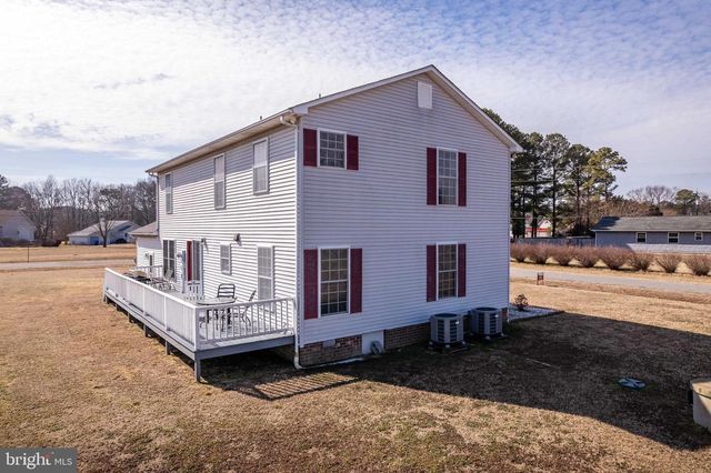 144 ESSEX, Montross, VA 22520