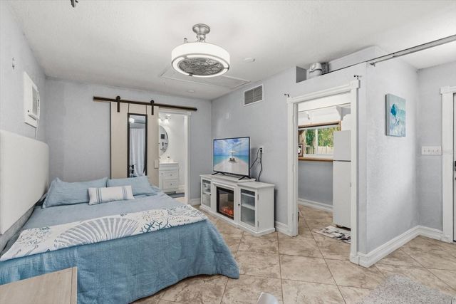 918 W SMITH STREET, Orlando, FL 32804