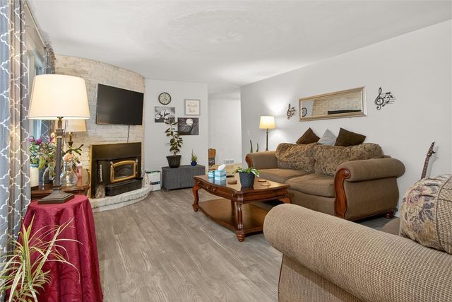 4600 Ontario Center Rd, Walworth, NY 14568