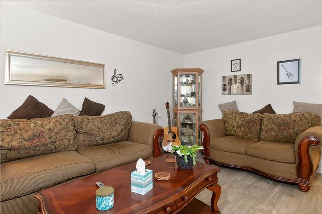 4600 Ontario Center Rd, Walworth, NY 14568