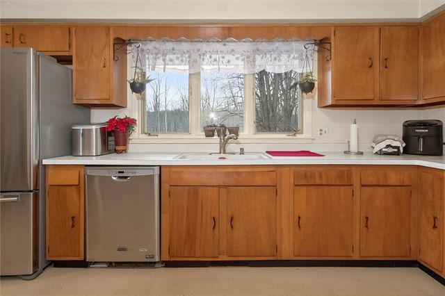 4600 Ontario Center Rd, Walworth, NY 14568