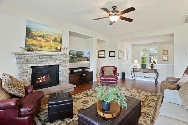 438 Castle Oaks Dr, Ione, CA 95640