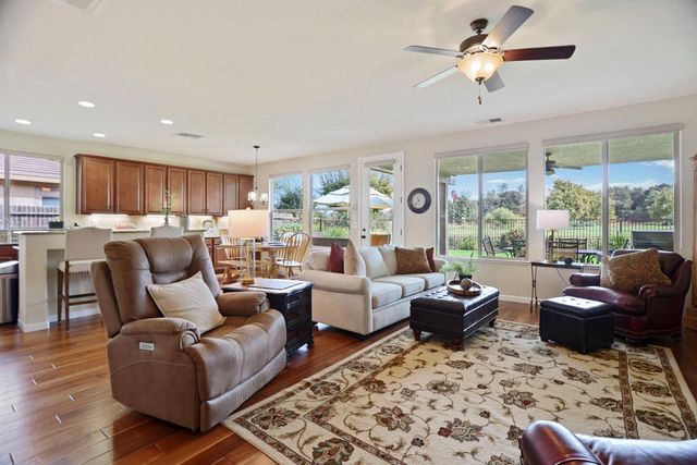 438 Castle Oaks Dr, Ione, CA 95640