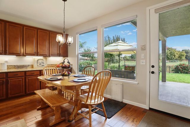 438 Castle Oaks Dr, Ione, CA 95640