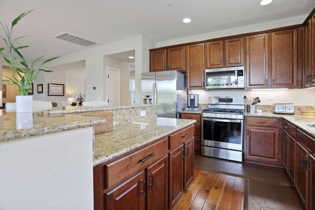 438 Castle Oaks Dr, Ione, CA 95640