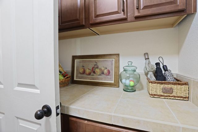 438 Castle Oaks Dr, Ione, CA 95640