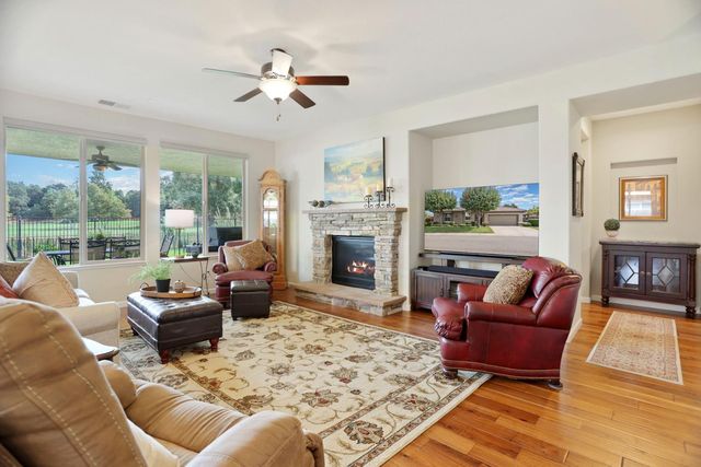 438 Castle Oaks Dr, Ione, CA 95640