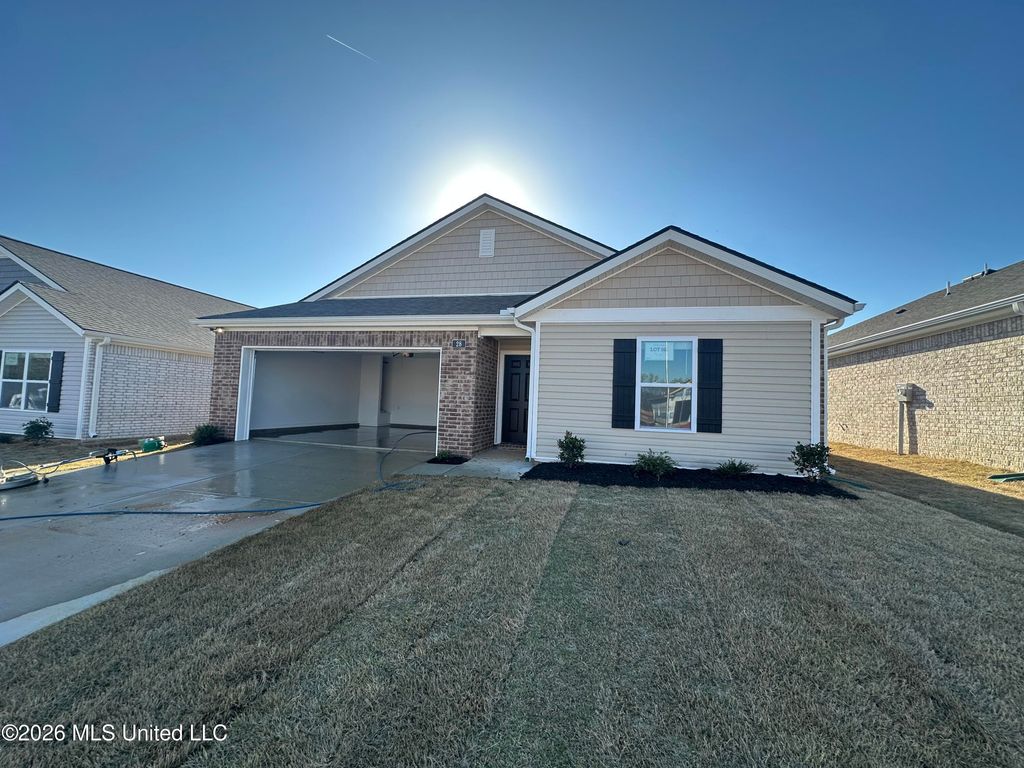 106 Pine Street, Byhalia, MS 38611 — exterior