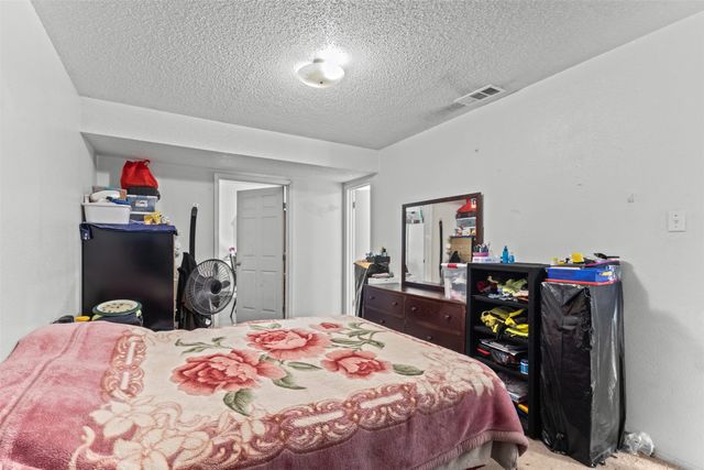 2009 Red Oak Drive, Irving, TX 75060