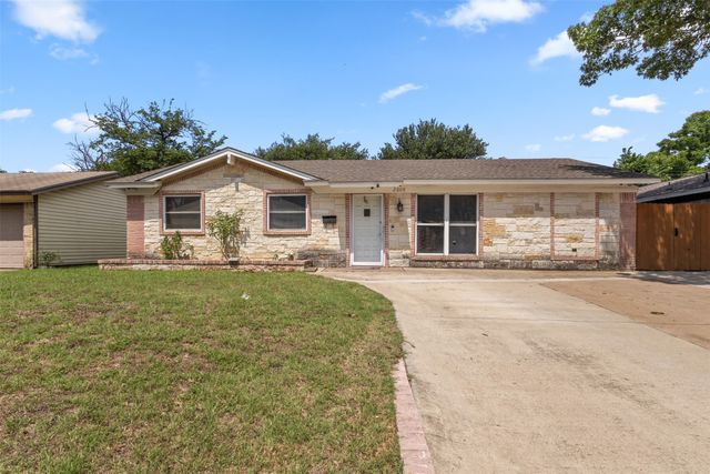 2009 Red Oak Drive, Irving, TX 75060