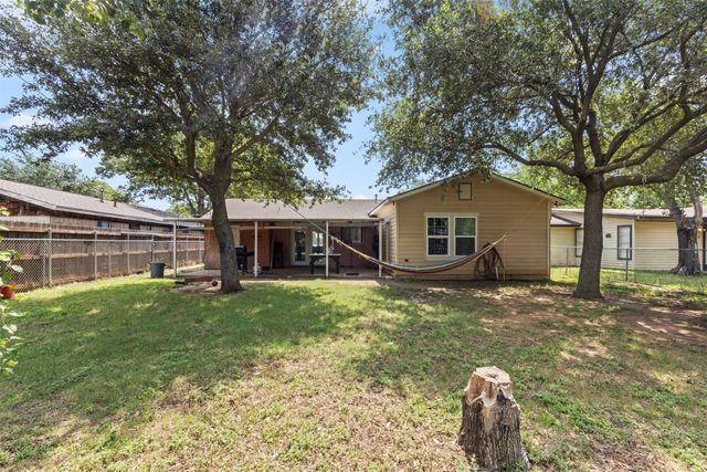 2009 Red Oak Drive, Irving, TX 75060