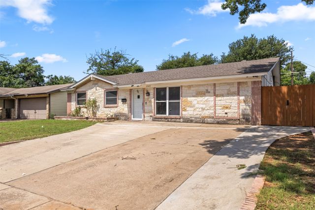2009 Red Oak Drive, Irving, TX 75060