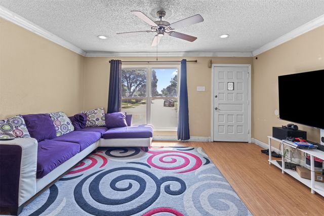 2009 Red Oak Drive, Irving, TX 75060