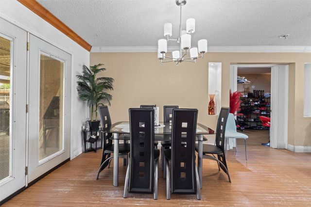2009 Red Oak Drive, Irving, TX 75060