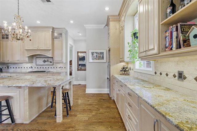 1114 Benvue Lane, Lake Charles, LA 70605