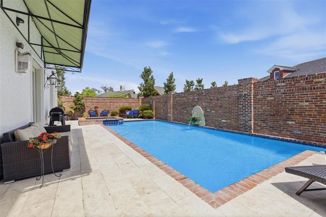 1114 Benvue Lane, Lake Charles, LA 70605