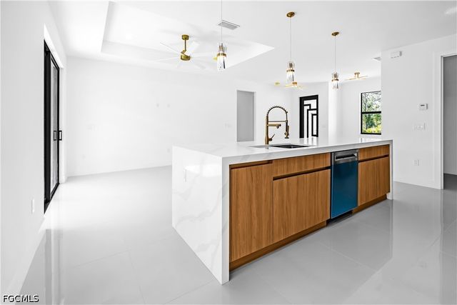 1030 Hunter ST E, Lehigh Acres, FL 33974