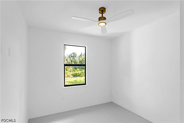 1030 Hunter ST E, Lehigh Acres, FL 33974