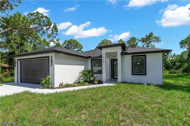 1030 Hunter ST E, Lehigh Acres, FL 33974