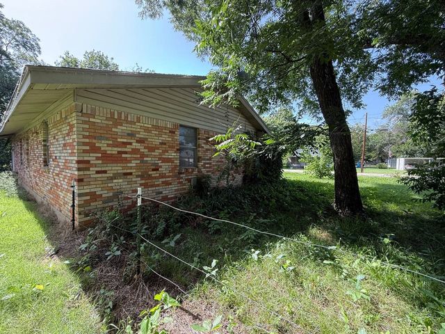 802 E Main Street, Tioga, TX 76271