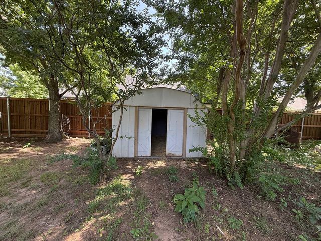802 E Main Street, Tioga, TX 76271