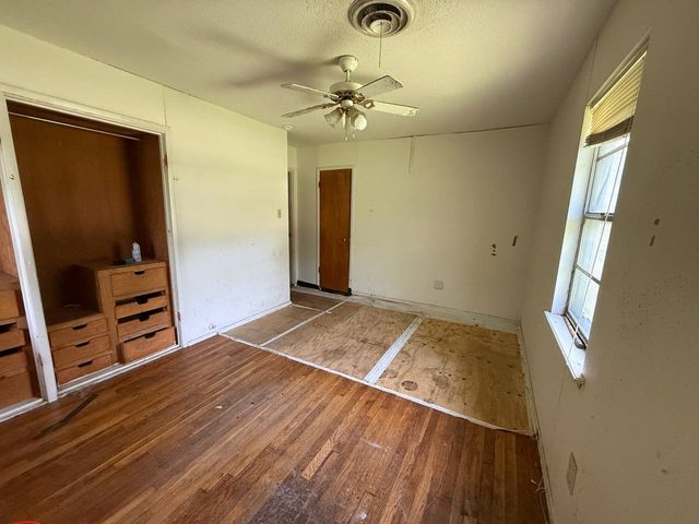 802 E Main Street, Tioga, TX 76271