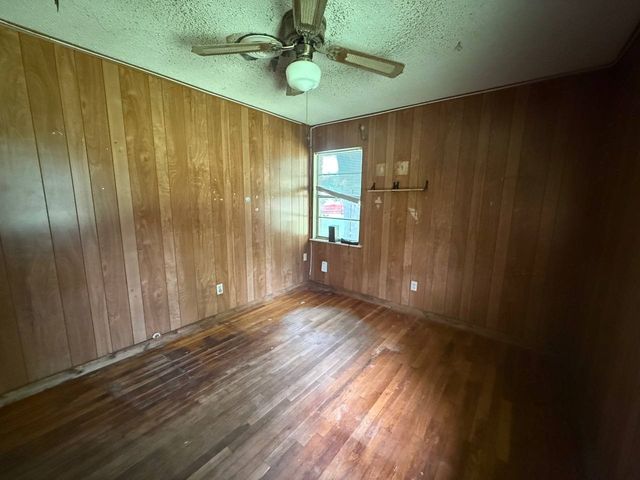 802 E Main Street, Tioga, TX 76271