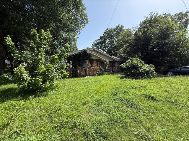 802 E Main Street, Tioga, TX 76271
