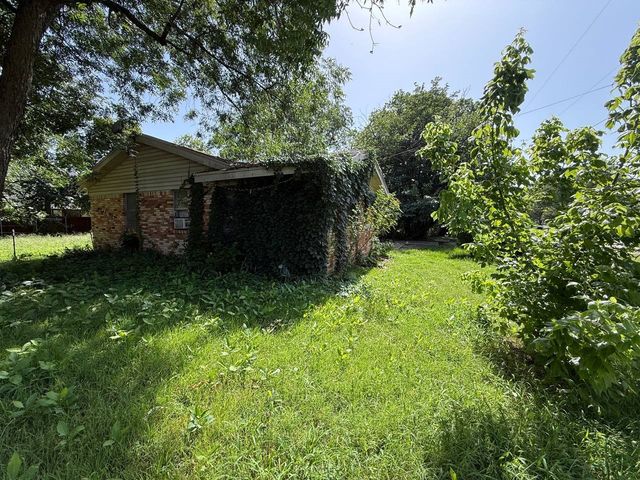 802 E Main Street, Tioga, TX 76271