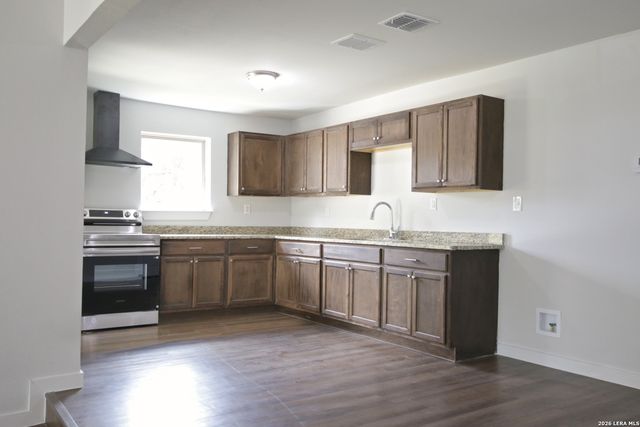 126 Holly St., San Antonio, TX 78207