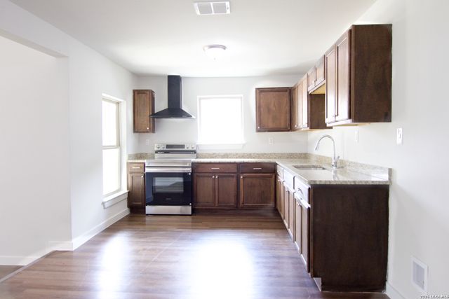 126 Holly St., San Antonio, TX 78207
